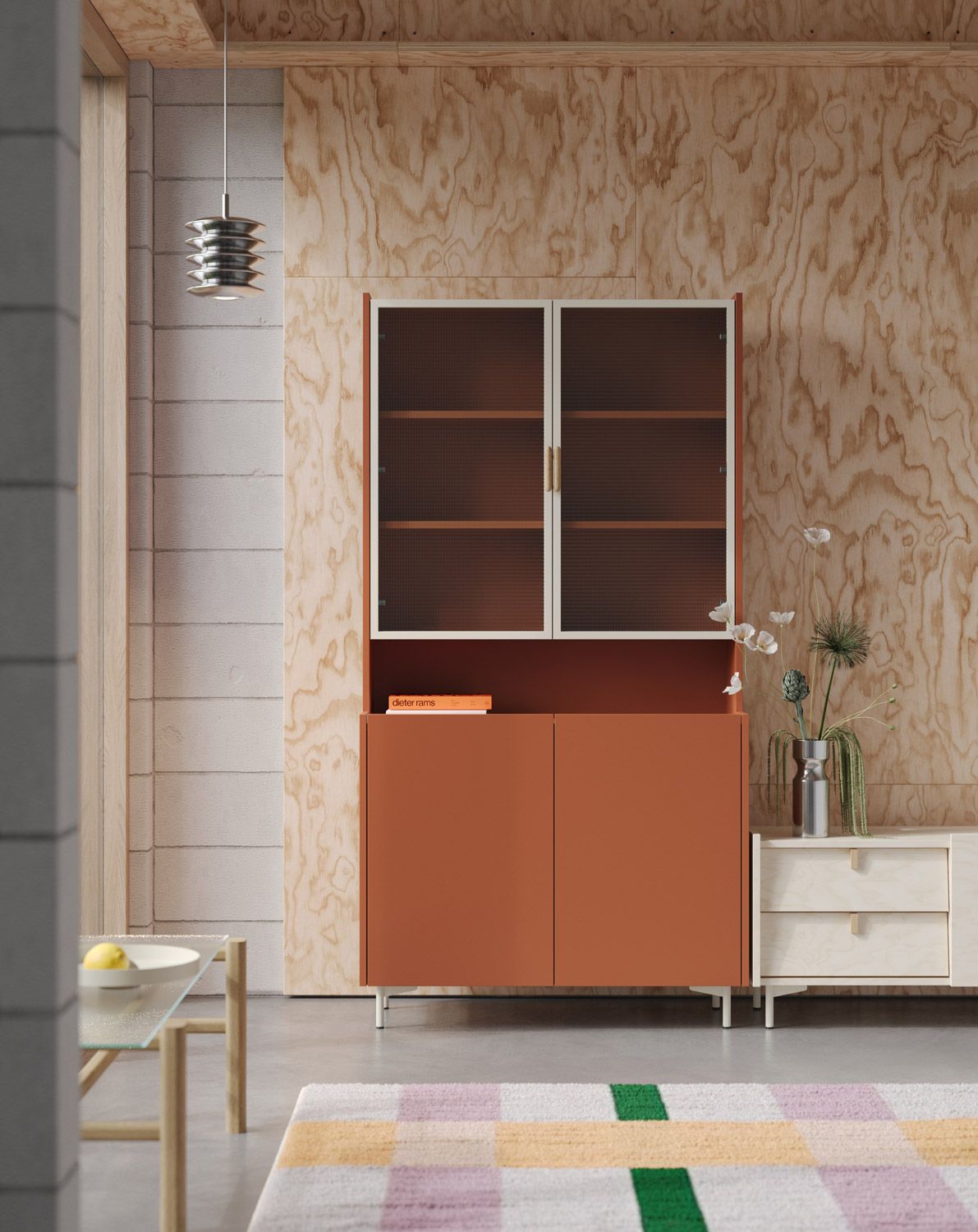 SKRA SKR33 Anrichte
Farbe: Fiery Terracotta
Bein: Milky Way
Griff: Zigarreneiche
Gestellfarbe: Milky Way