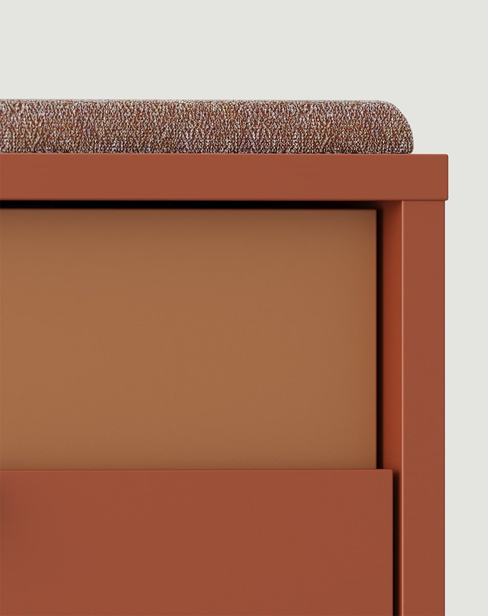 Schuhschrank mit Sitz dreifach LAYERS LAY16
Farbe: Fiery Terracotta
Vorderseite zweite Schicht Farbe: Sahara Deep
Sitz: Terra 04