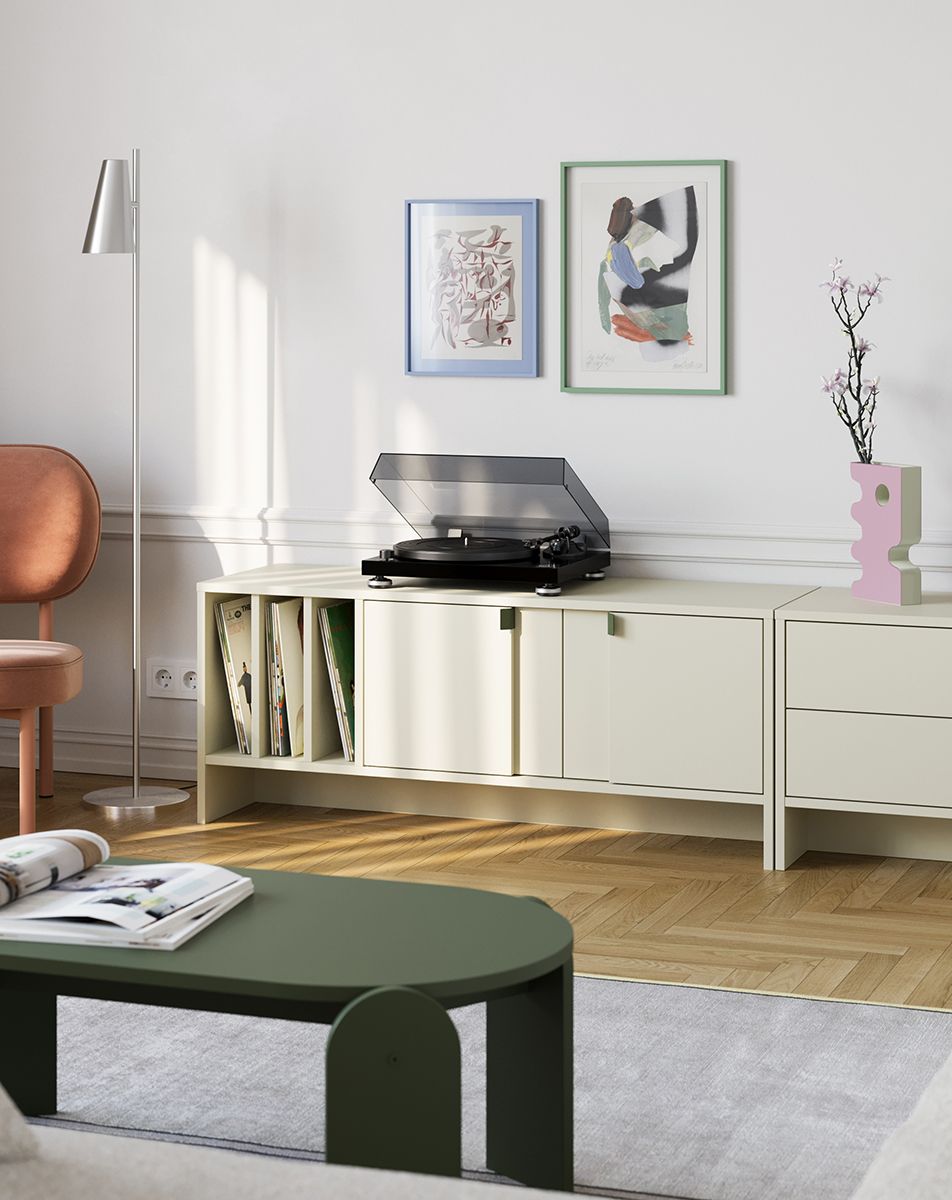 LAYERS Vinyl-RTV-Schrank LAY08
Farbe: Milky Way
Farbe der Front: Milky Way
Griff: LAYERS 42 Griff Cypress grün